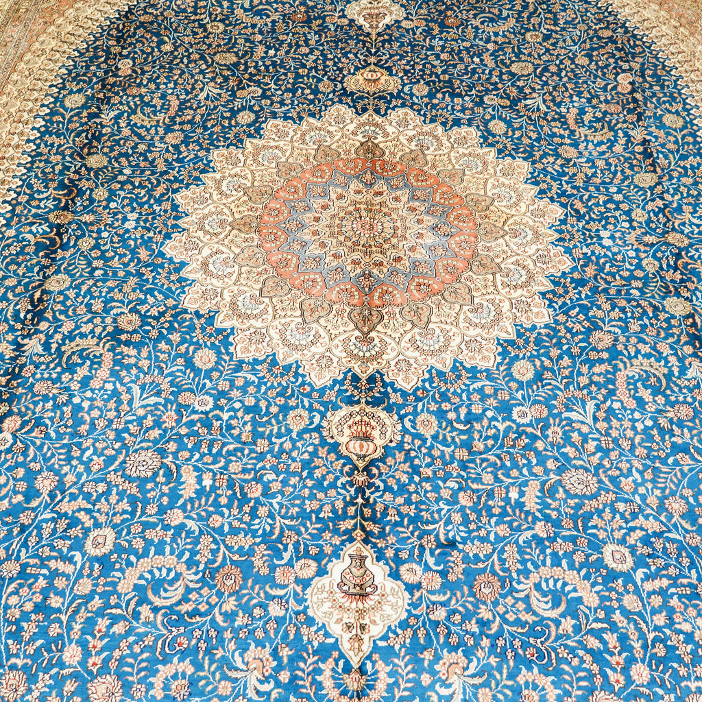 Centre Design of Azure Rug