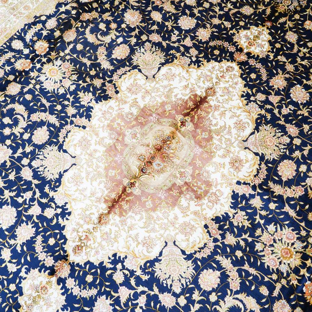 Centre view of Medallion